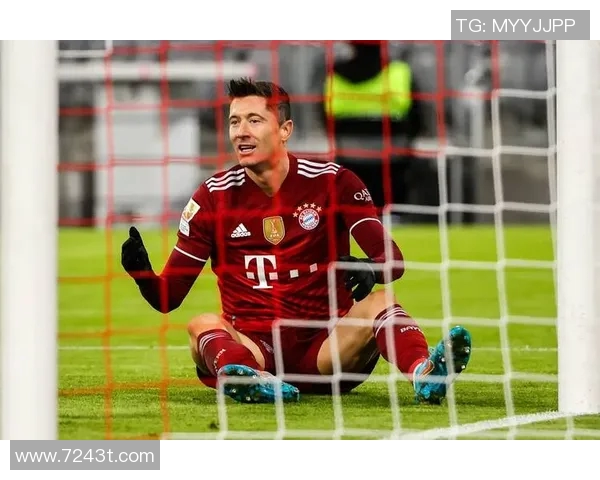 莱万重返德甲对阵拜仁引发球迷愤怒纷纷嘘声表示失望与背叛